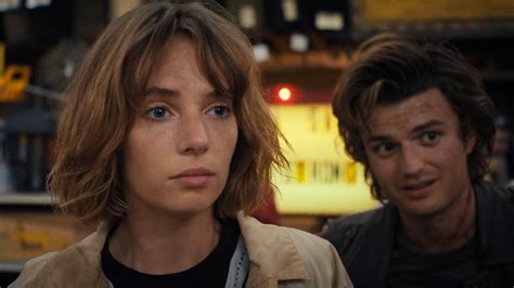 is maya hawke in a relationship|Stranger Things: Maya Hawke Has Mixed Feelings。